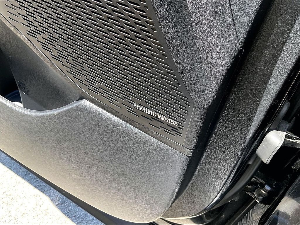 Used 2023 Black Hyundai SEL image 31