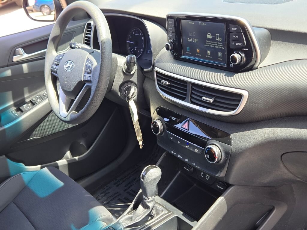 Used 2020 Gray Hyundai SE image 5