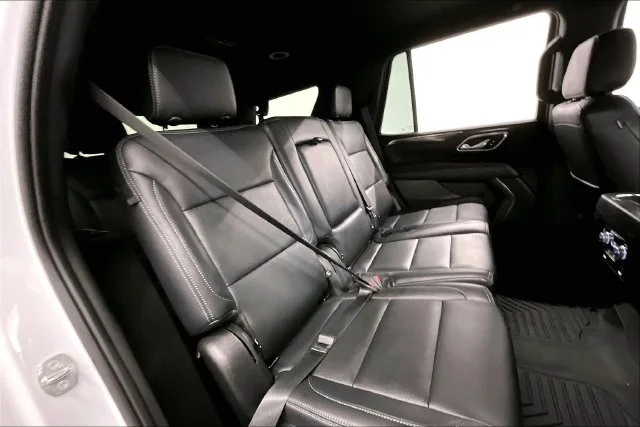Used 2022 Summit White GMC SLE image 26