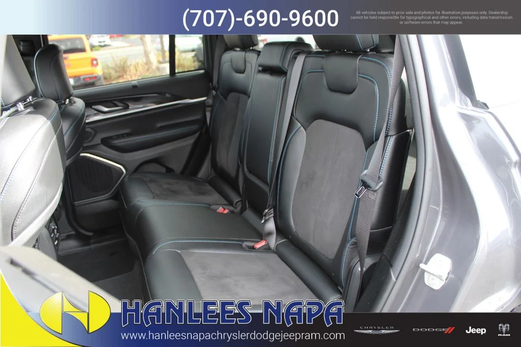 Used 2023 Gray Jeep Trailhawk 4xe image 17