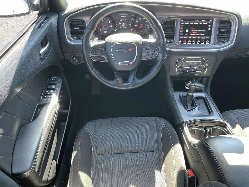 Used 2021 White Dodge SXT image 21