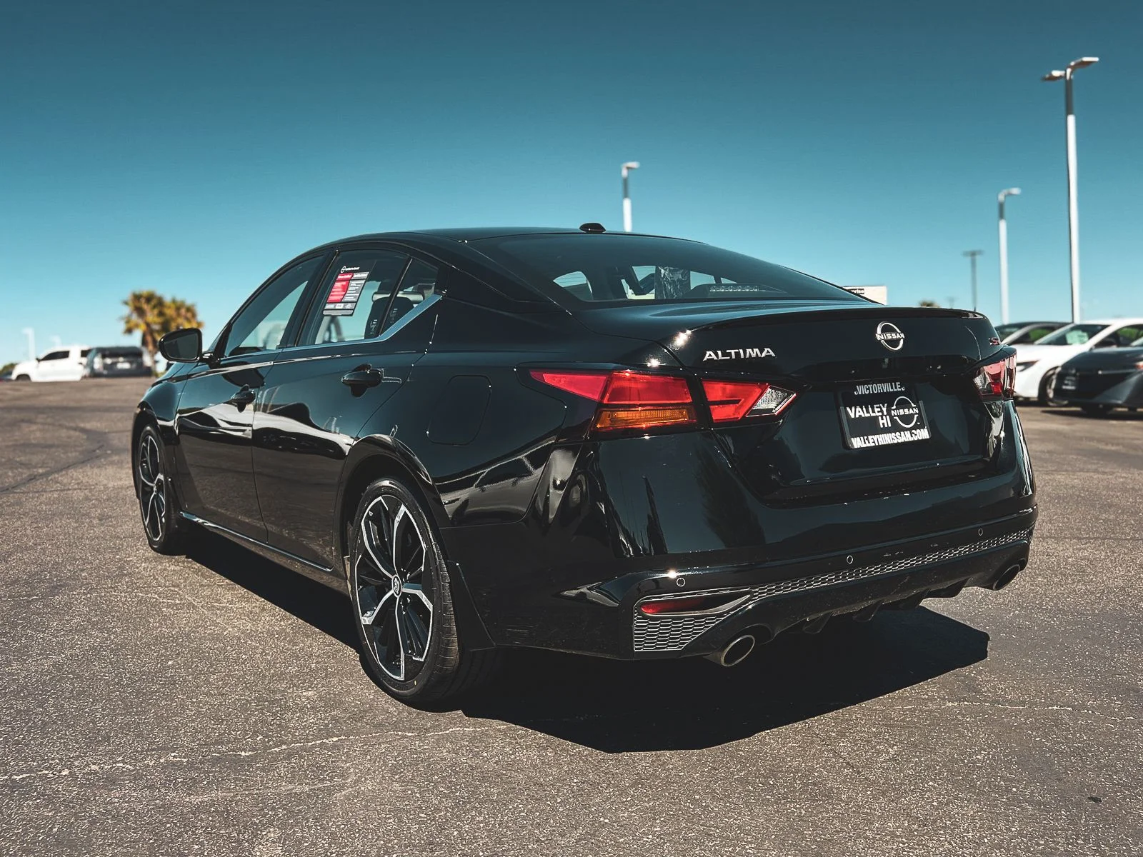 2025 Nissan Altima SR - Photo 5