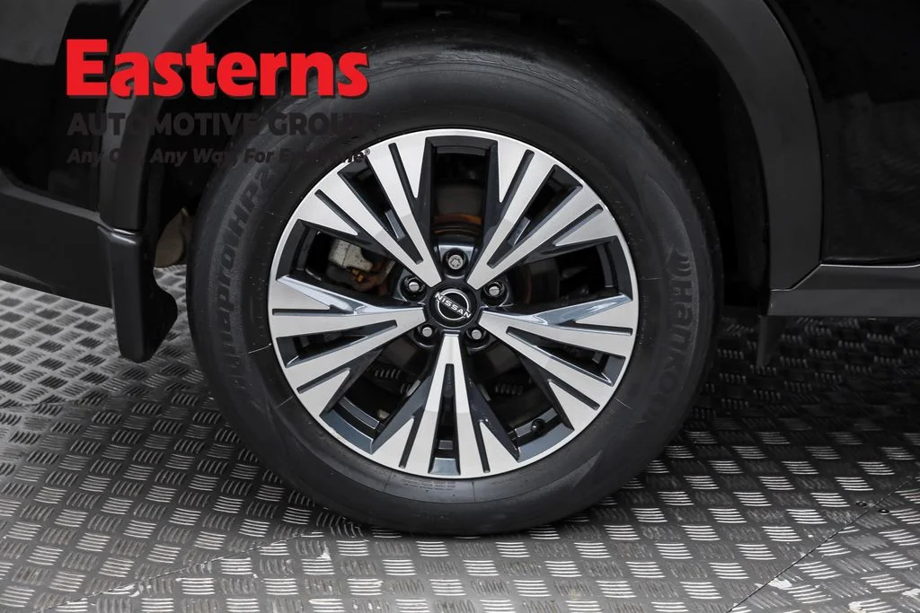 Used 2022 Black Nissan SV image 27