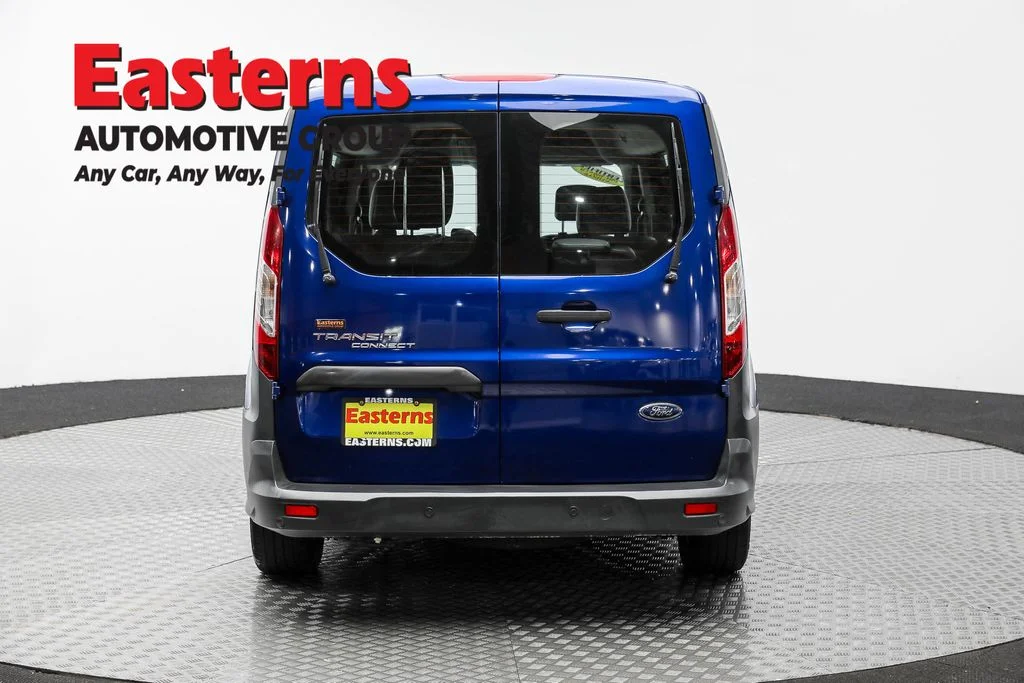 Used 2017 Blue Ford XL image 6