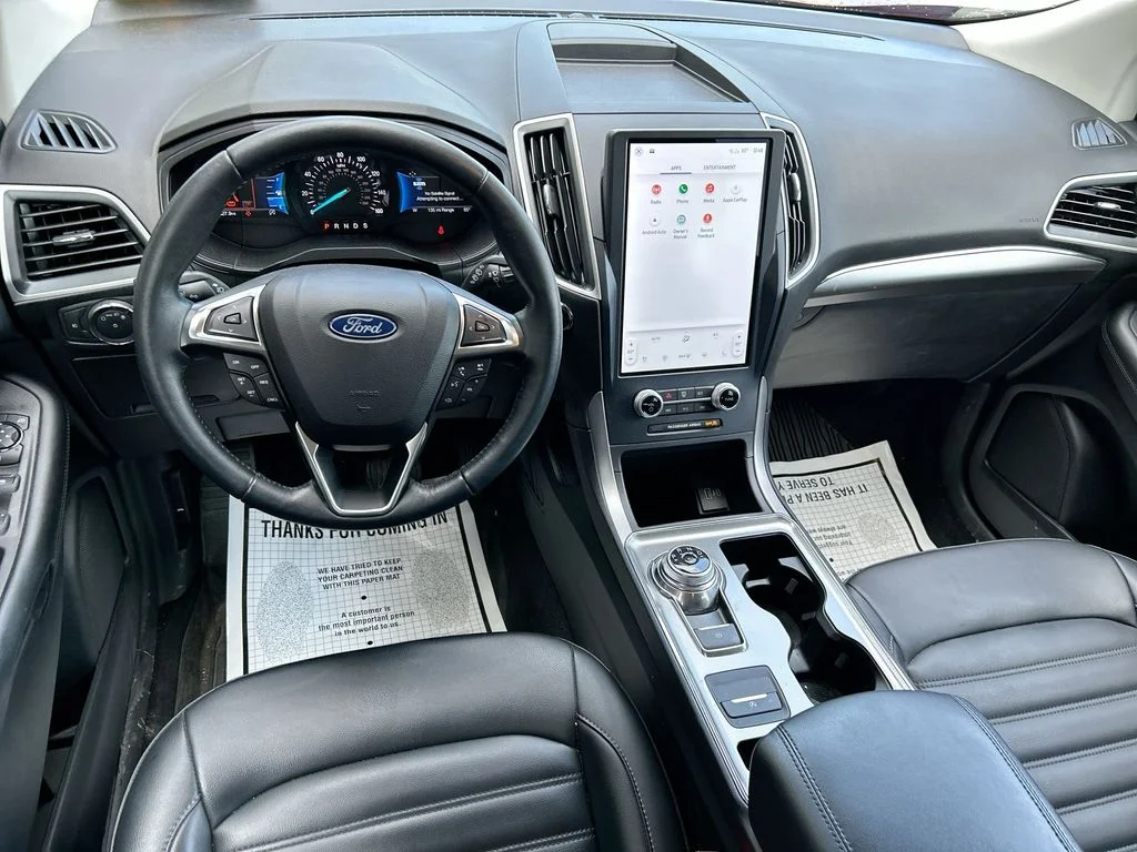 Used 2022 Red Ford SEL image 25