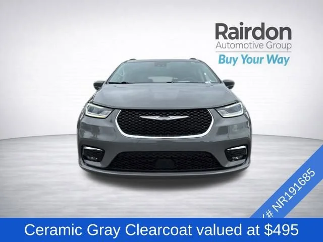Used 2022 Ceramic Gray Clearcoat Chrysler Touring L image 2