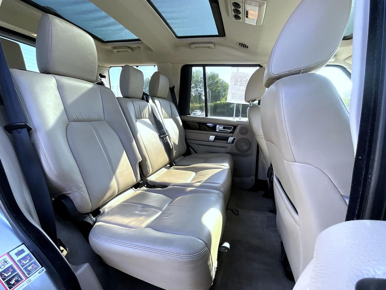 Used 2011 Beige Land Rover V8 image 20