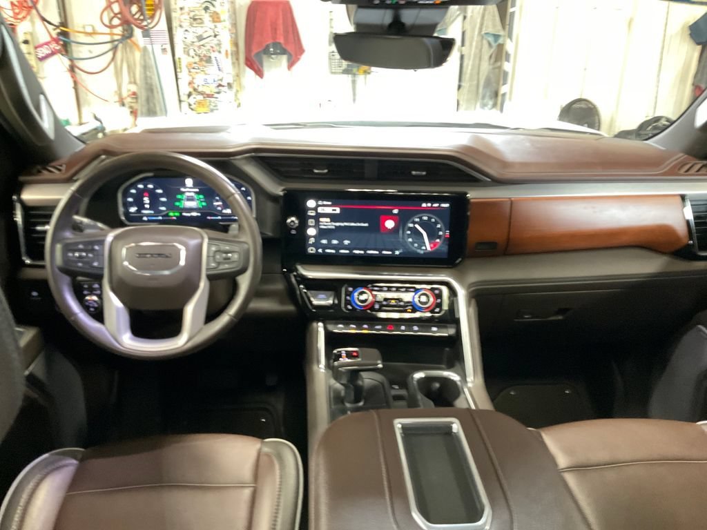 Used 2022 White Frost Tricoat GMC Denali image 26