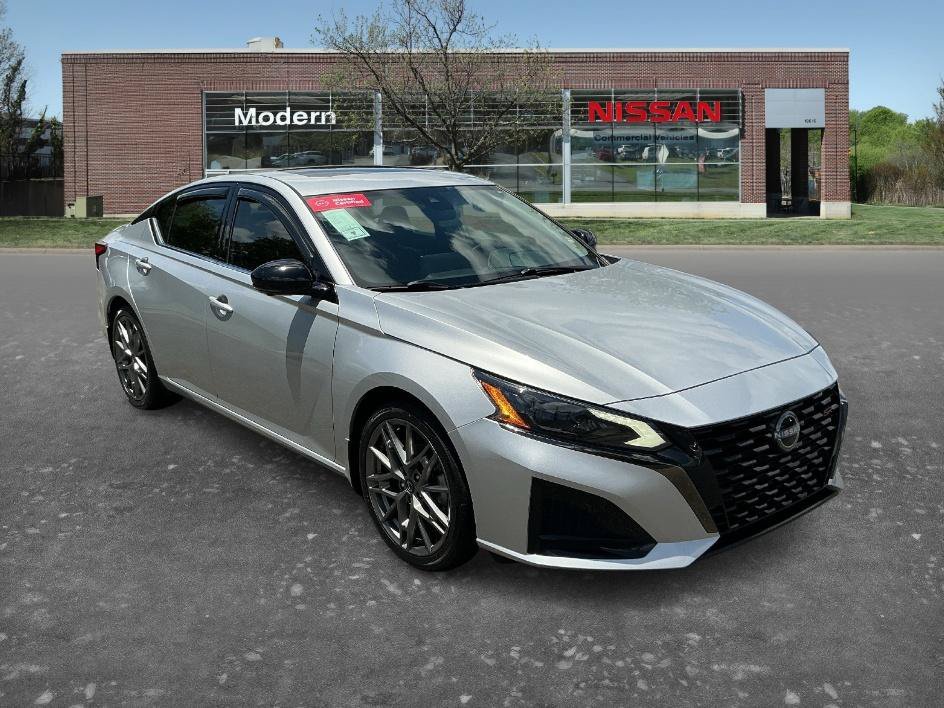 Used 2023 Brilliant Silver Metallic Nissan 2.0 SR image 5