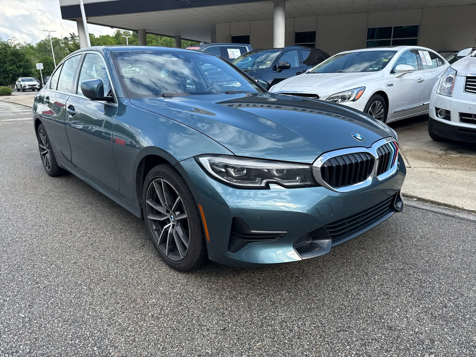 2021 BMW 3 Series 330i xDrive Sedan's photo