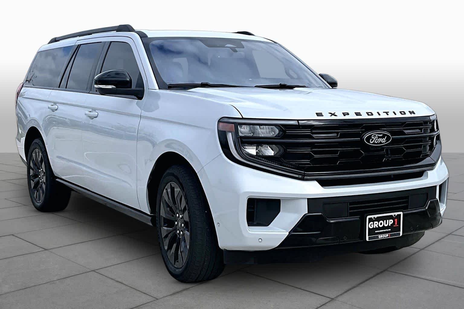 Used 2025 Space Silver Metallic Ford Platinum image 2