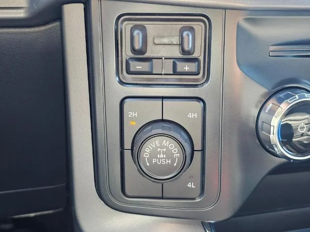 New 2026 Carbonized Gray Metallic Ford XLT image 68