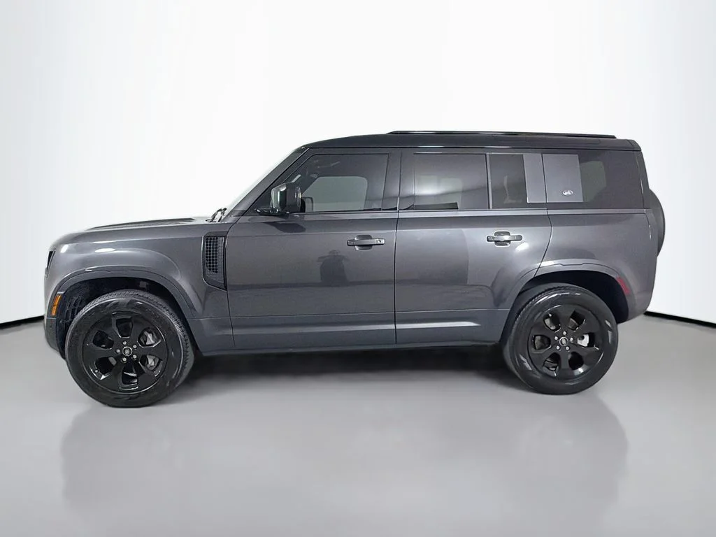 Used 2024 Gray Land Rover S image 8