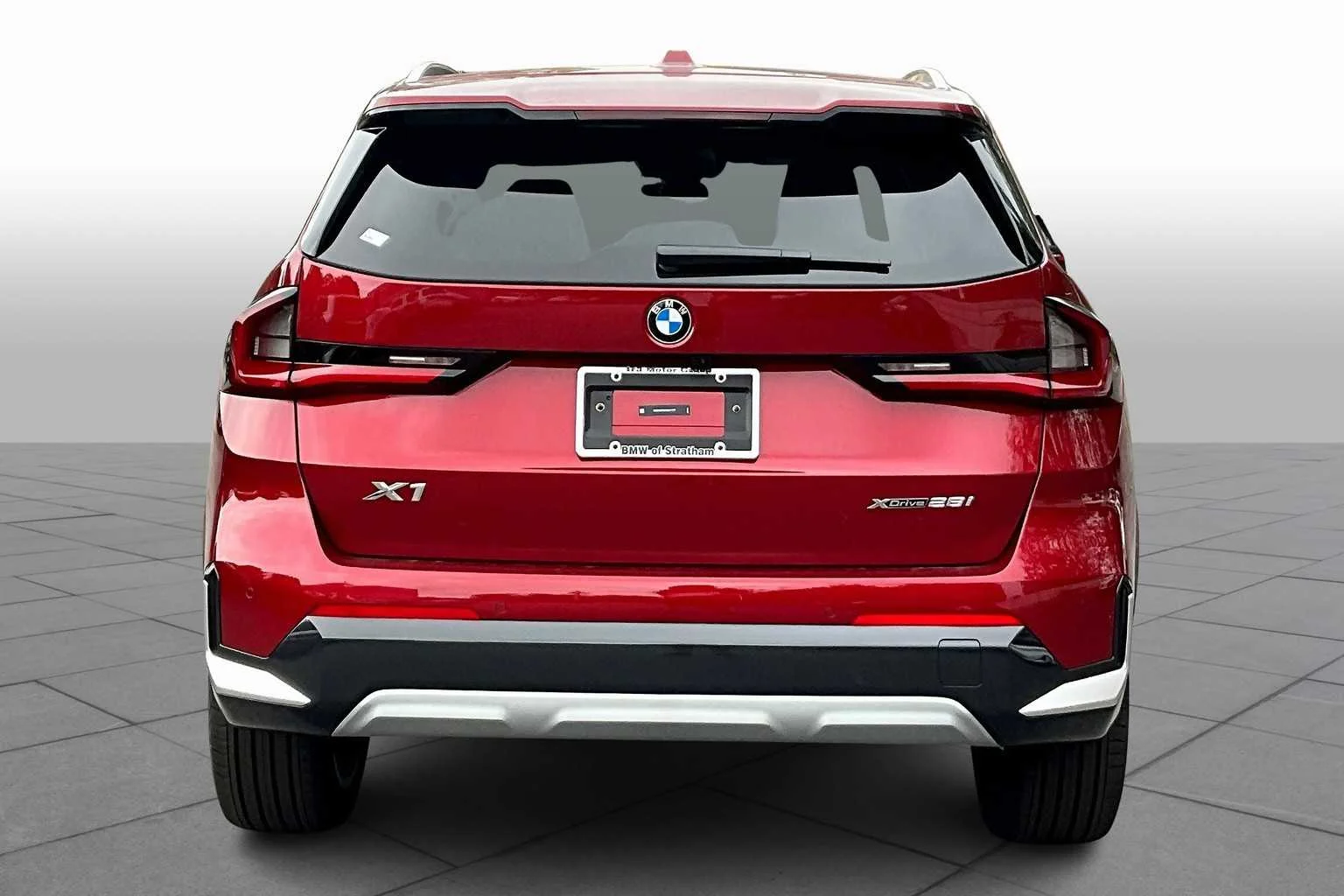 New 2026 Vegas Red Metallic BMW xDrive28i image 4