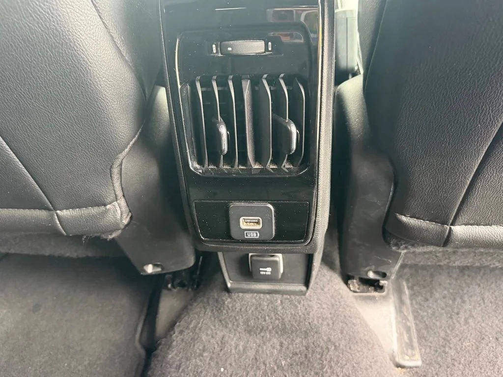 Used 2024 White Jeep Latitude image 49