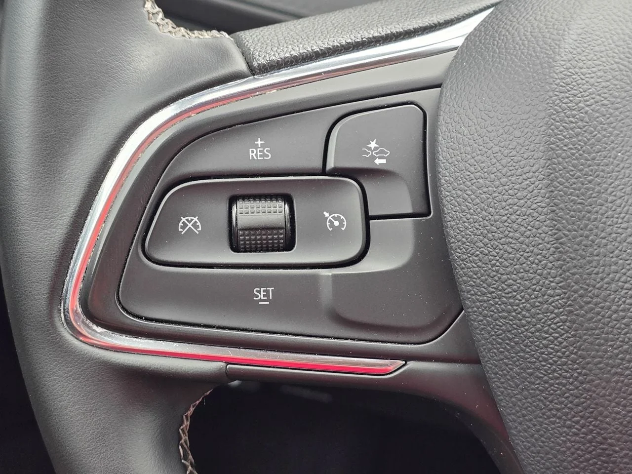 Used 2025 Moonstone Gray Buick Preferred image 17