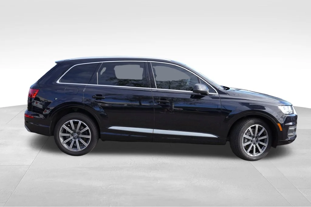 Used 2018 Black Audi 3.0T Prestige image 3