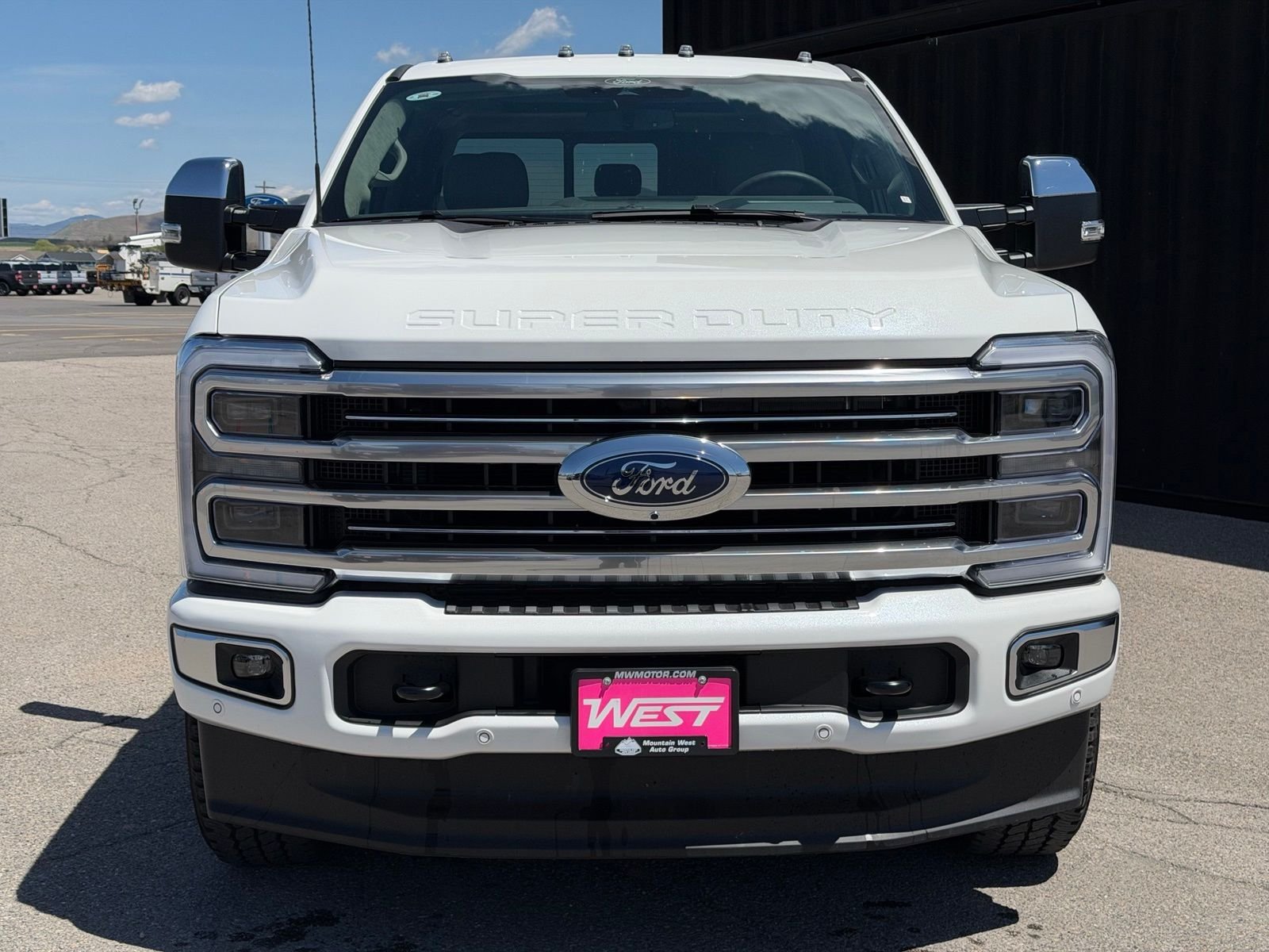 View vehicle photo 2