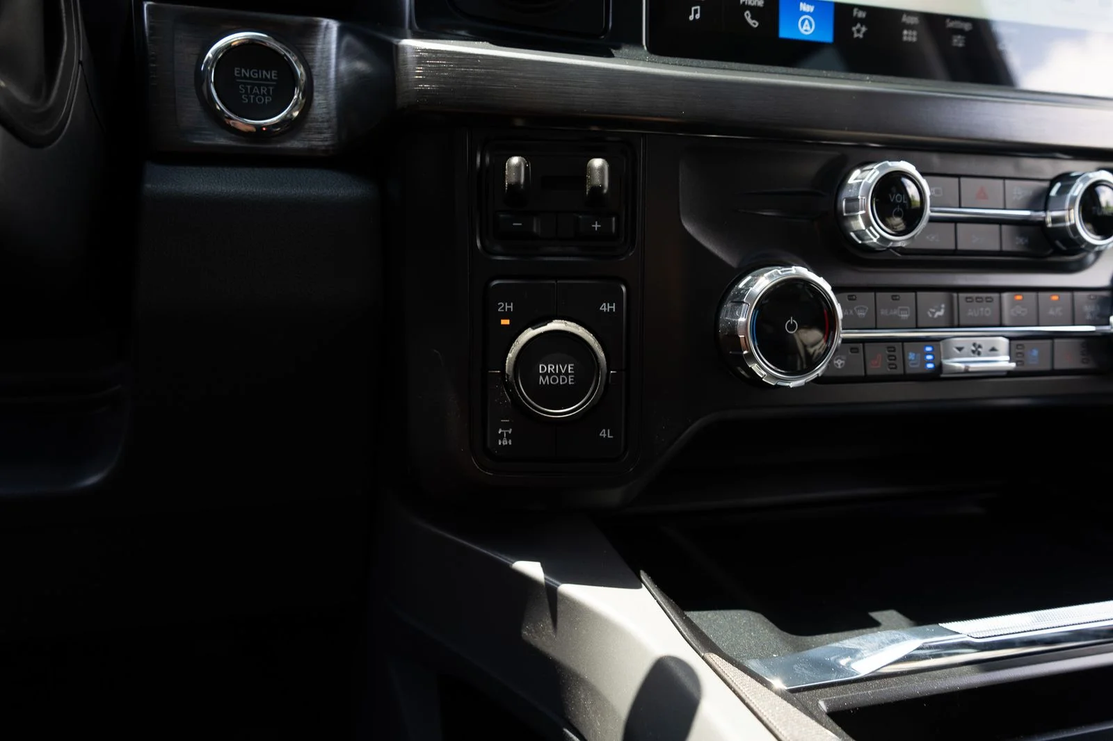 New 2026 Agate Black Metallic Ford F-250® Lariat® image 41