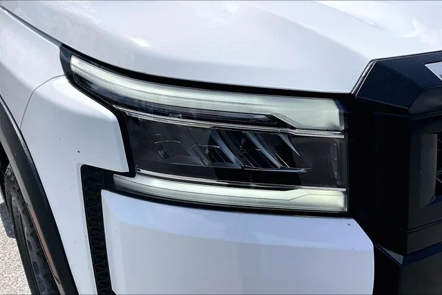 Certified Used 2025 White Nissan PRO-4X image 29