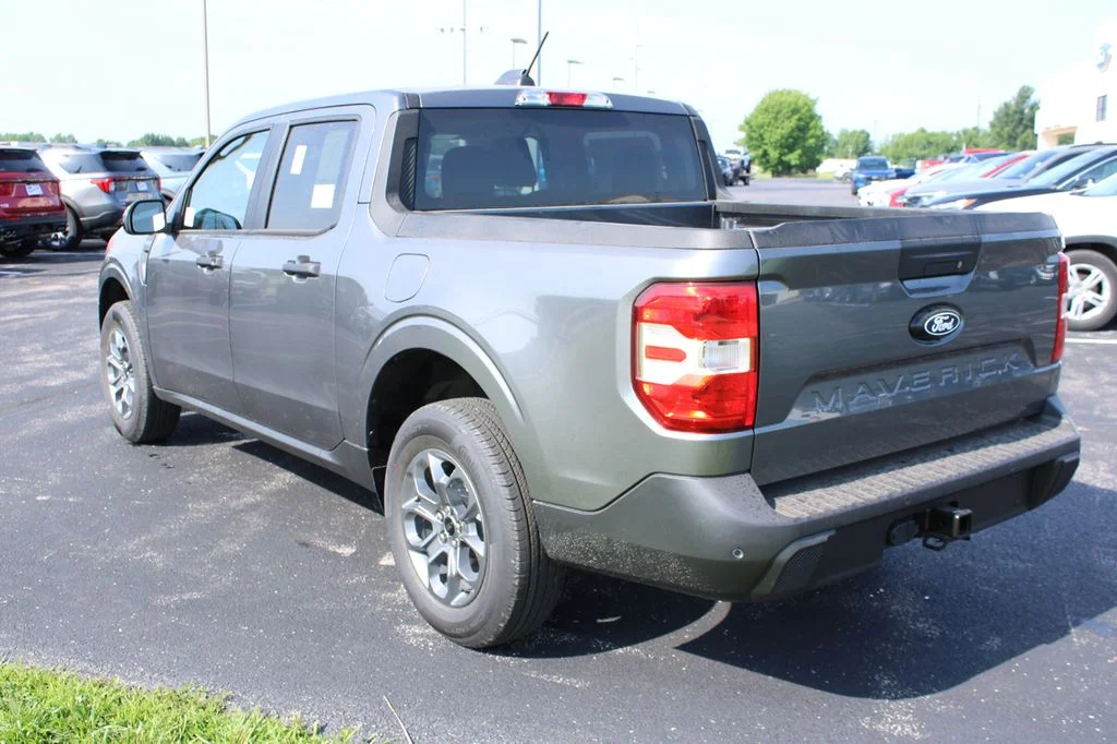 New 2026 Carbonized Gray Metallic Ford XLT image 8