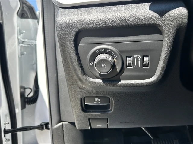Used 2026 WHITE JEEP Limited image 23