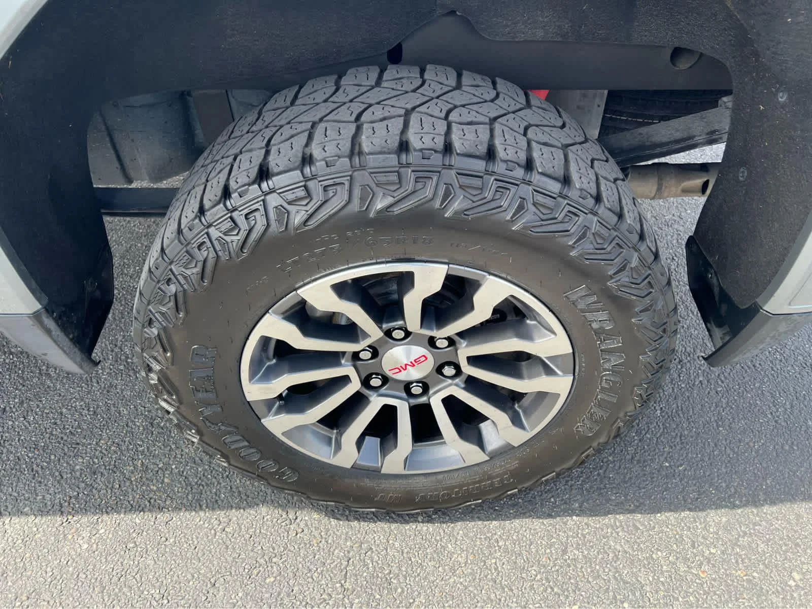 Used 2023 Sterling Metallic GMC AT4 image 13