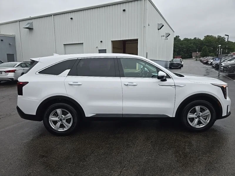 Used 2025 White Kia LX image 5