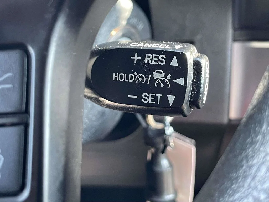 Certified Used 2022 White Toyota SR image 28