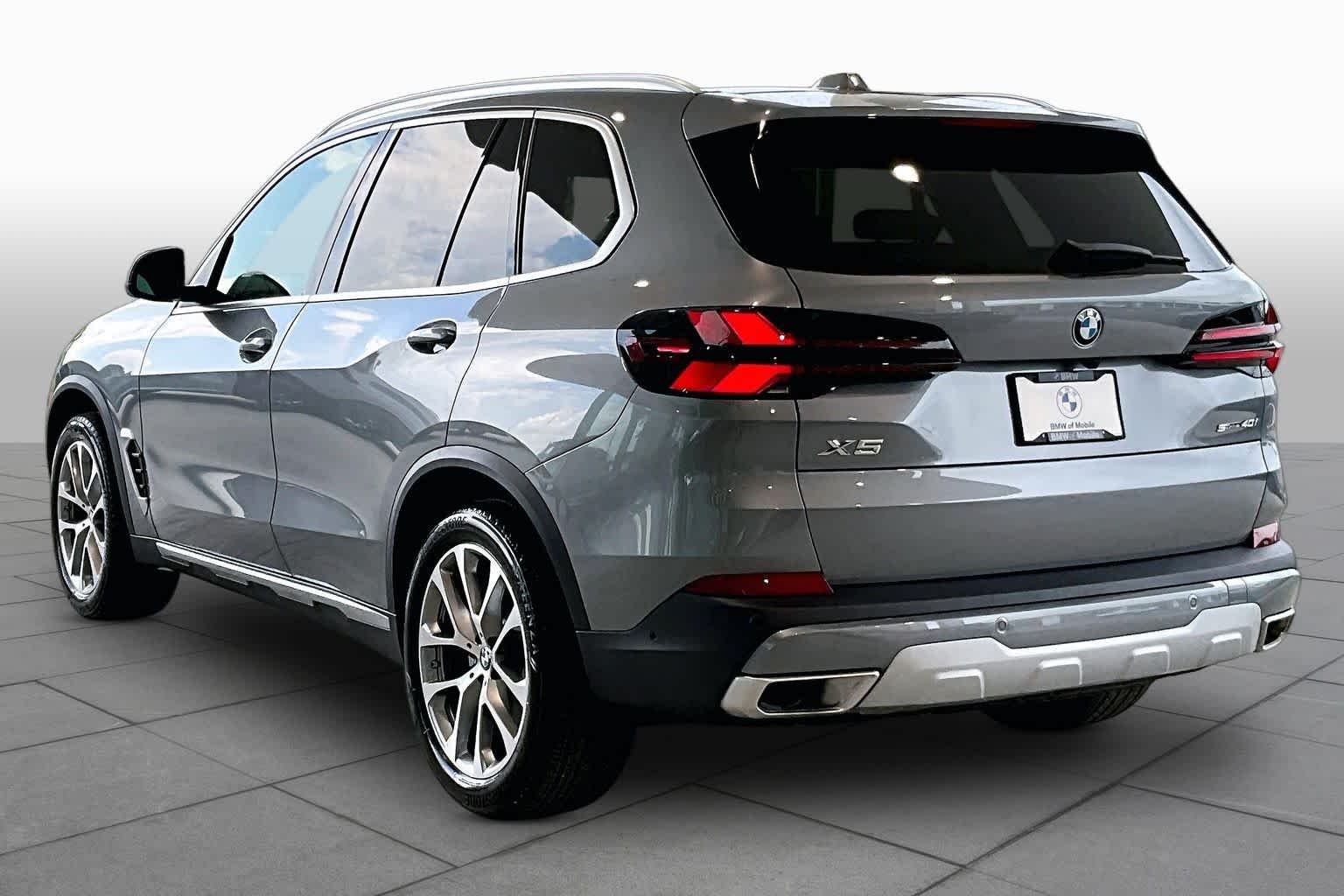 Used 2026 Skyscraper Grey Metallic BMW sDrive40i image 11
