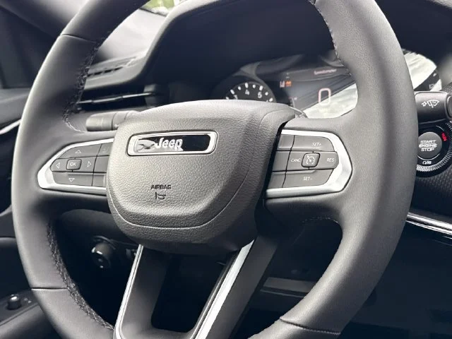 New 2026 Sting-Gray Clearcoat Jeep Latitude image 14