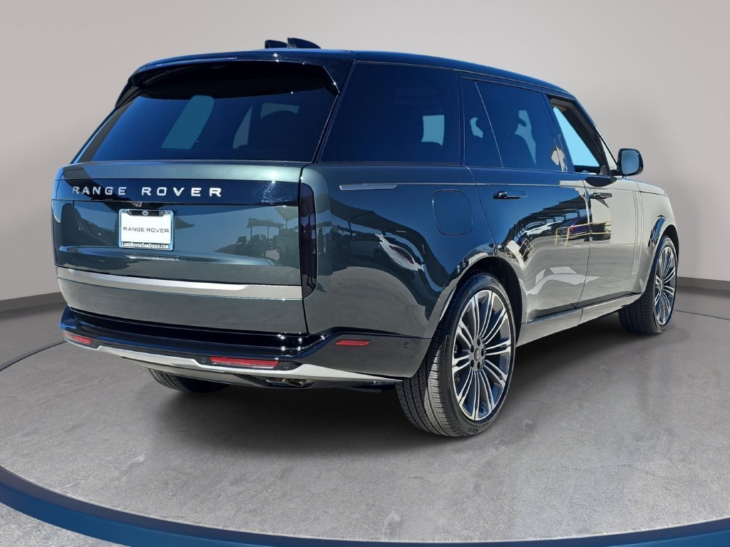 New 2027 Belgravia Green Land Rover SE LWB image 5