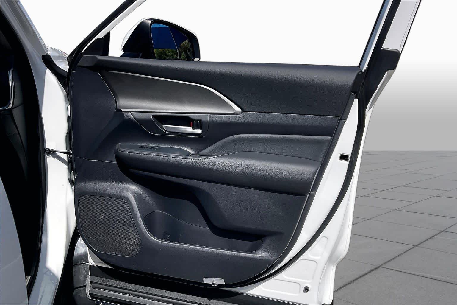 Used 2026 Wind Chill Pearl Toyota XLE image 23