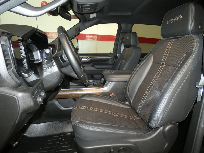 Used 2025 BLACK Chevrolet Crew Cab 159" High Country Dsl image 9