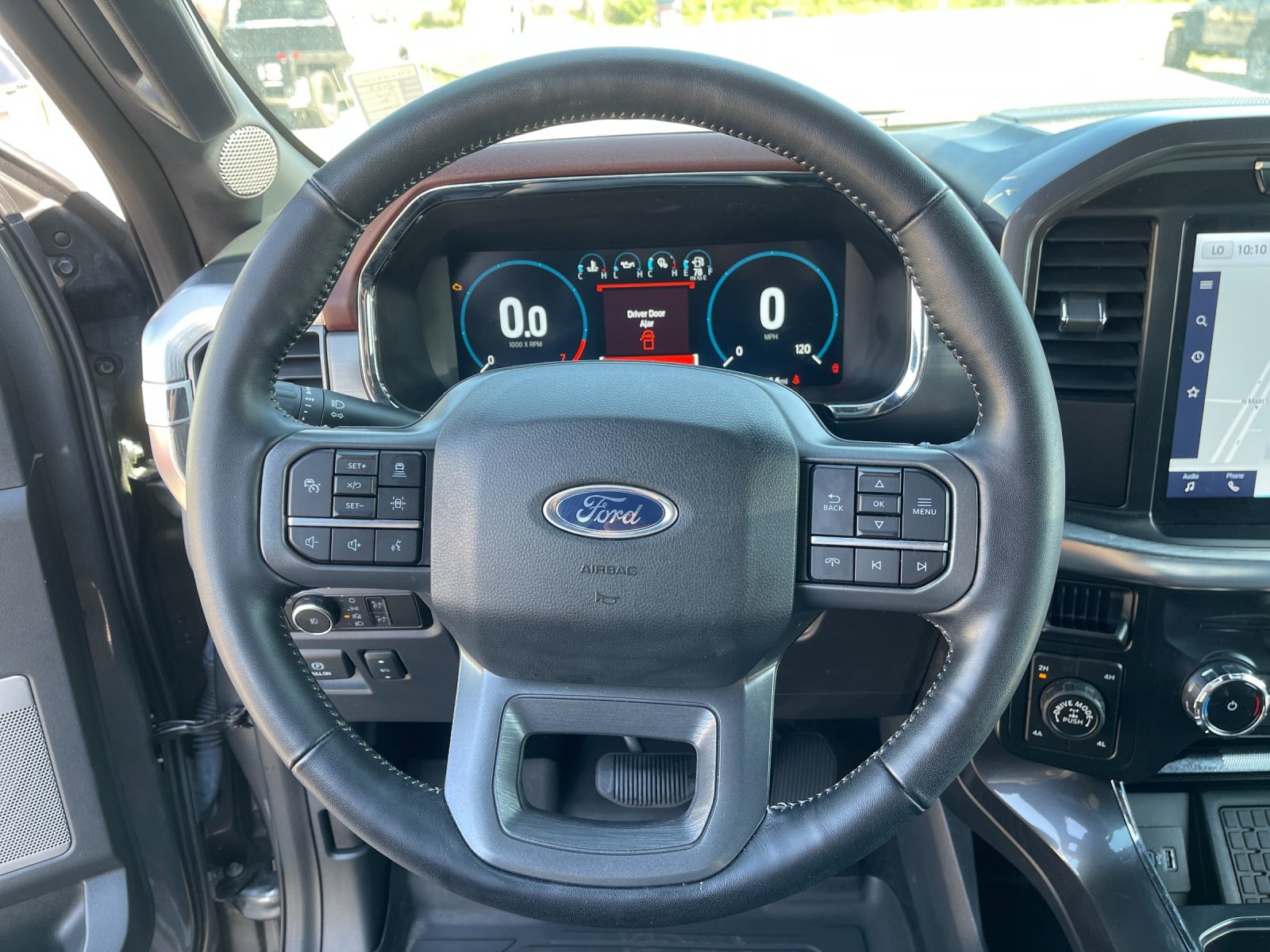 Used 2023 Gray Metallic Ford Lariat image 25