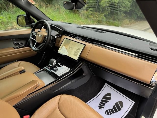 Used 2025 Ostuni Pearl White Premium Metallic Land Rover SE image 19