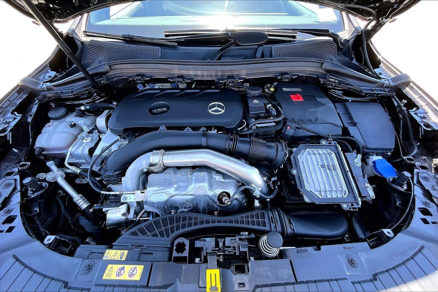 Used 2025 Night Black Mercedes-Benz GLA 250 image 32