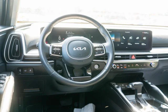 Used 2025 Black Kia EX image 15