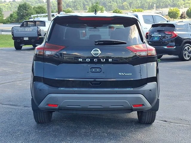 Used 2021 Black Nissan SV image 3