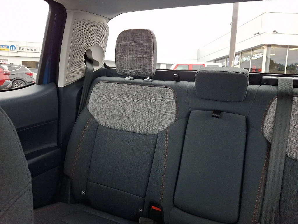 Used 2023 Atlas Blue Metallic Ford XLT image 19