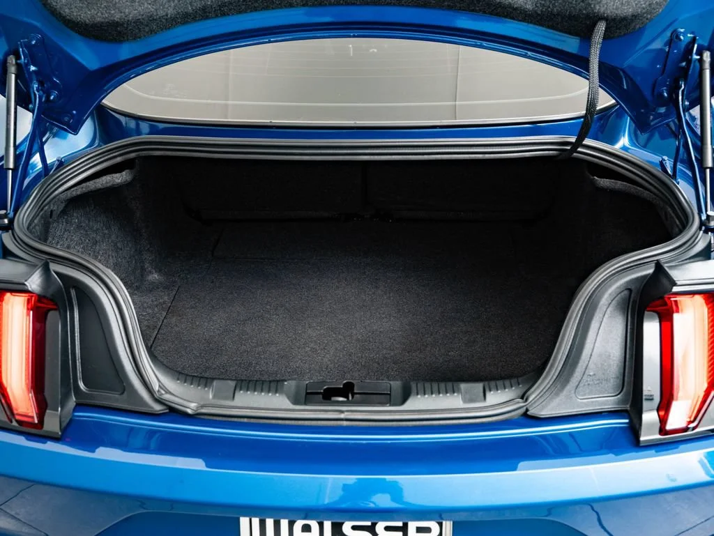 Used 2022 Atlas Blue Metallic Ford GT image 19