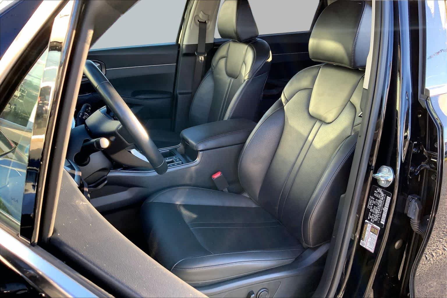Used 2025 Ebony Black Kia S image 7