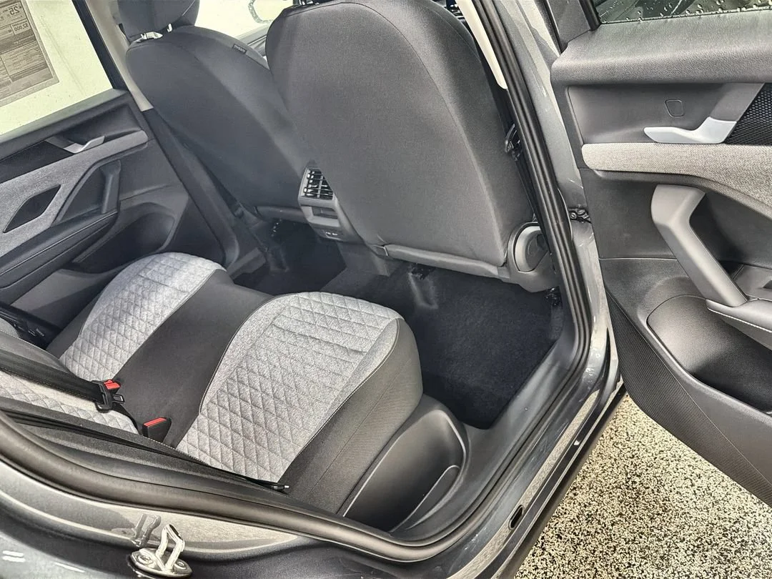 New 2026 Platinum Gray Metallic Volkswagen S image 18