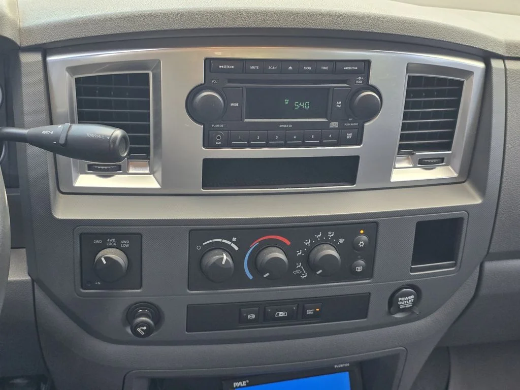 Used 2008 Flame Red Clearcoat Dodge SXT image 17