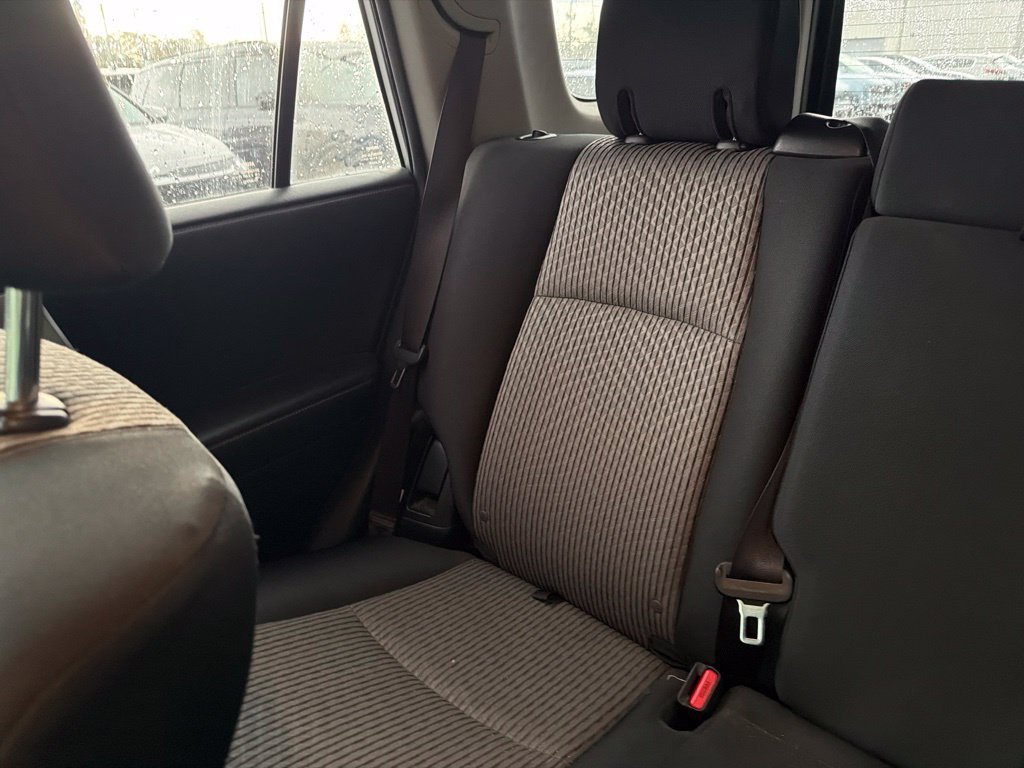 Used 2018 Classic Silver Metallic Toyota SR5 image 18