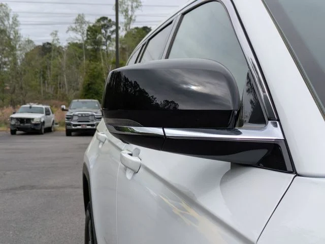 Used 2022 White Jeep 4xe image 12