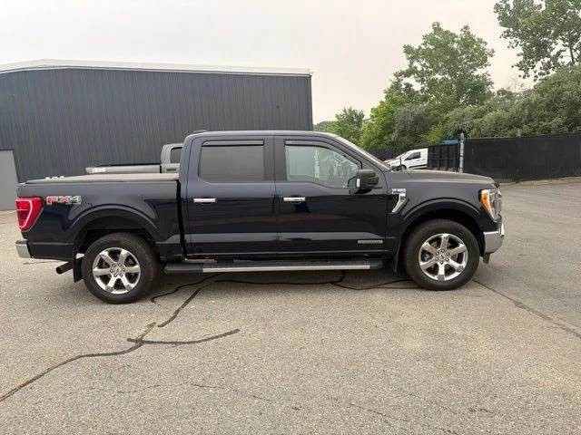 Used 2021 Blue Ford XLT image 4