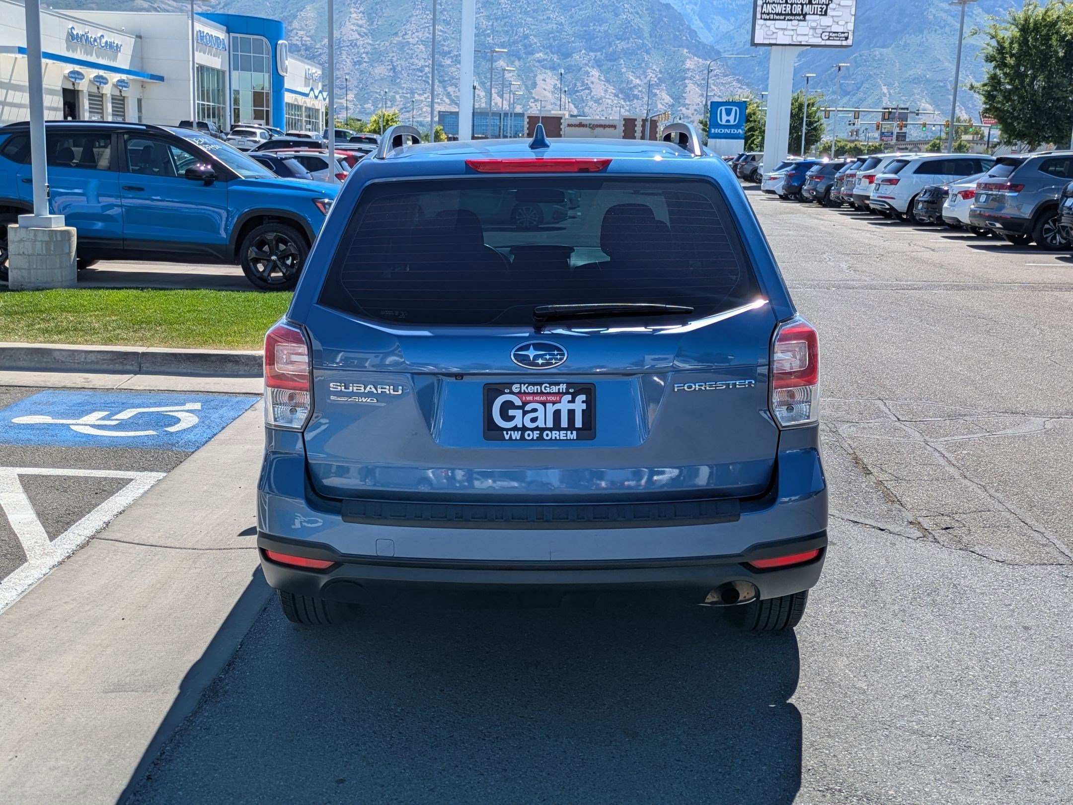 Used 2018 Quartz Blue Pearl Subaru 2.5i image 4