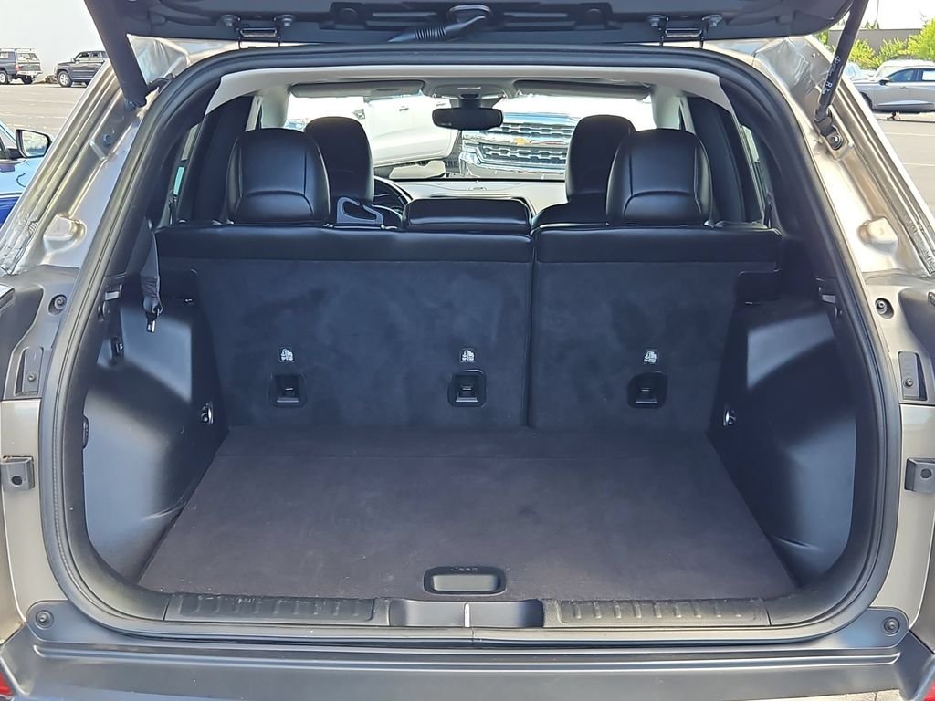 Used 2020 Light Brownstone Pearlcoat Jeep Latitude Plus image 24