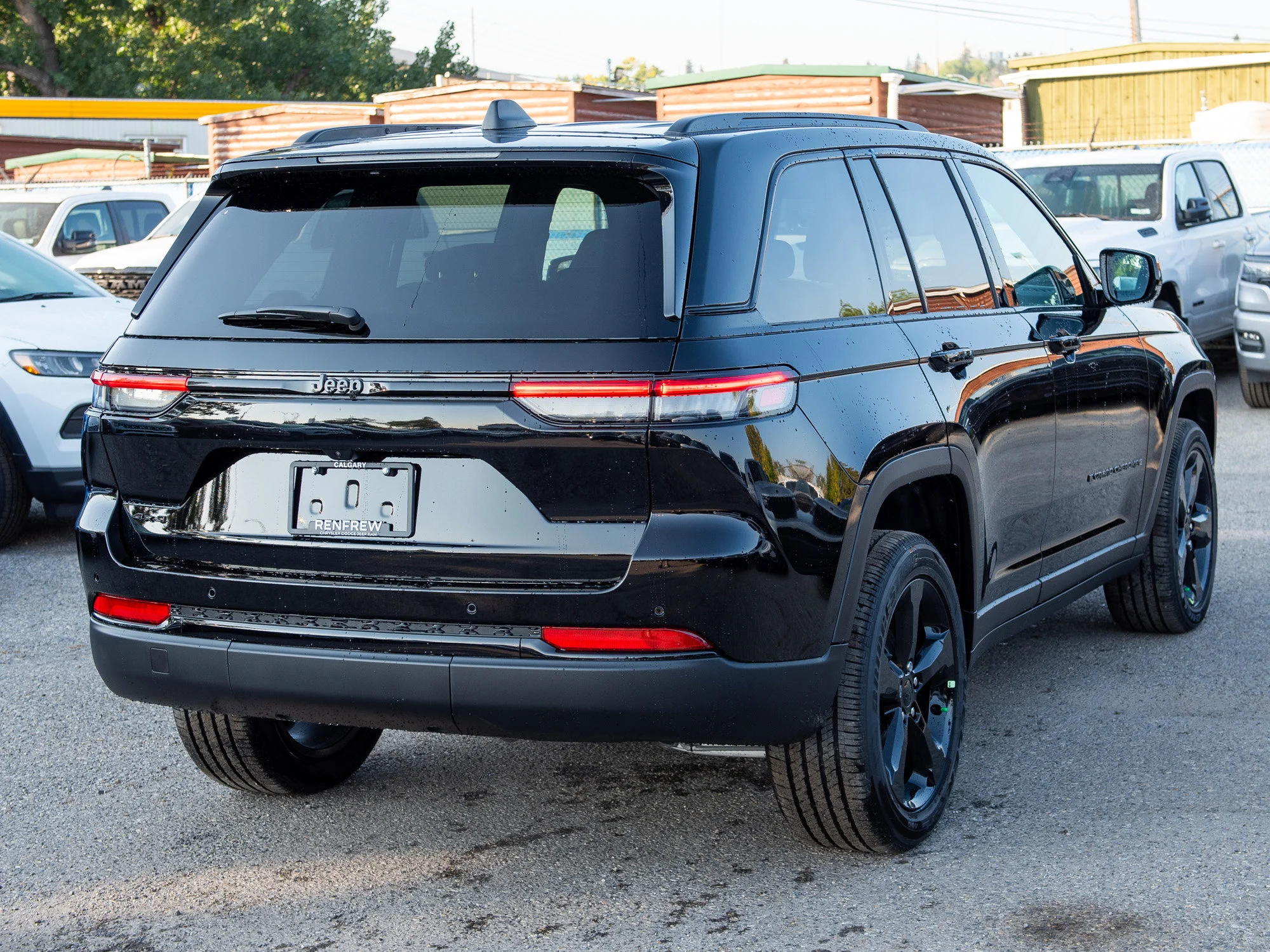 New 2025 Black Jeep Altitude* 4x4, Sunroof, Trailer Tow Pkg, Heated Leather image 5